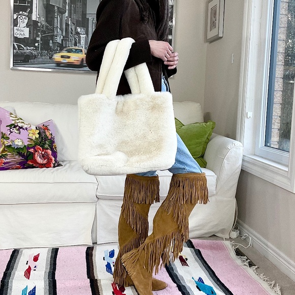 H&M cream soft fluffy tote bag - Picture 1 of 15